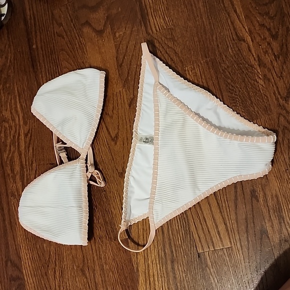 Cupshe bikini - Picture 1 of 3